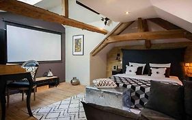 Le Loft Des Hospices : Centre/Parking/Vueriviere